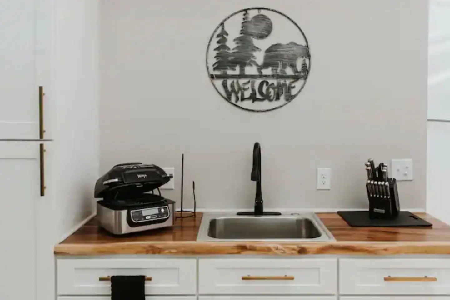 196bc8d63e08409c87f8b3ee341e5048.jpg